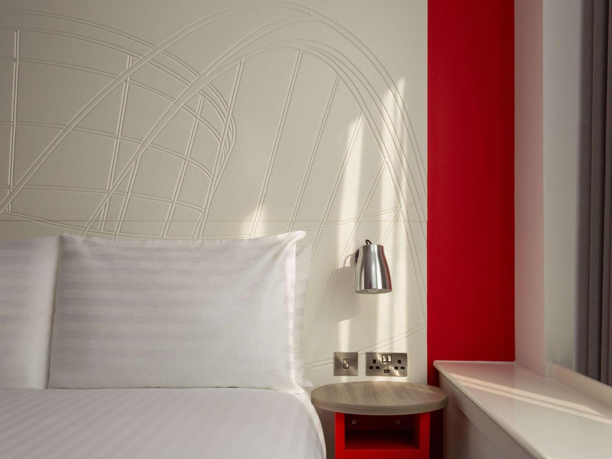 Ibis Styles Glasgow Central Екстериор снимка